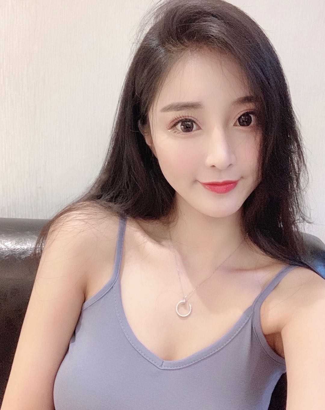 迪拜围经纪人微信